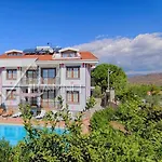 ヴィラ For 14 With Private Pool In Calis,