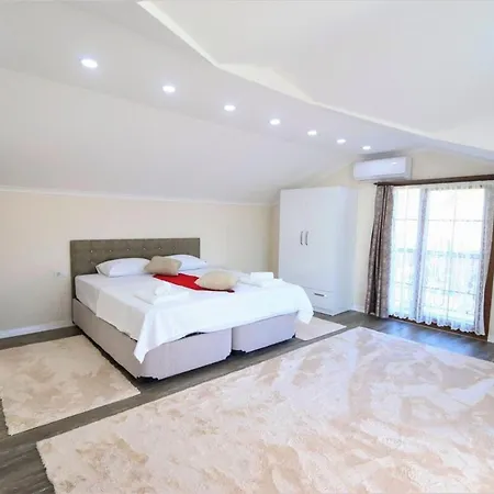 Vila For 14 With Private Pool In Calis, Fethiye