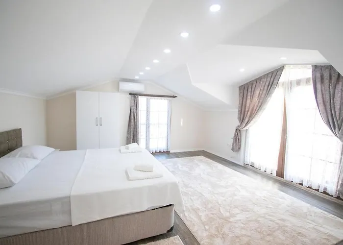 Villa For 14 With Private Pool In Calis, Fethiye
